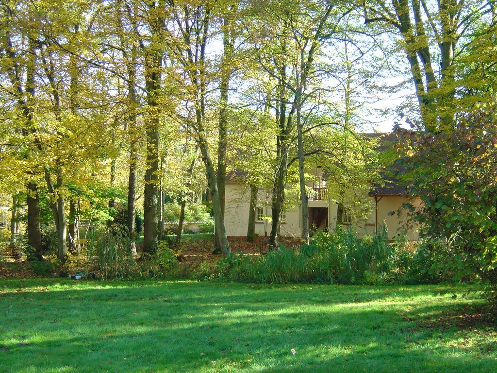 Domaine De Chantemerles